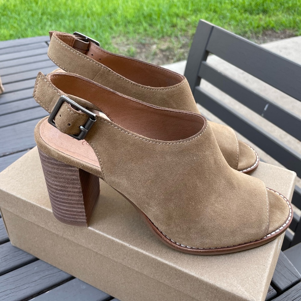 Madewell Cary Sandal in Tan Suede